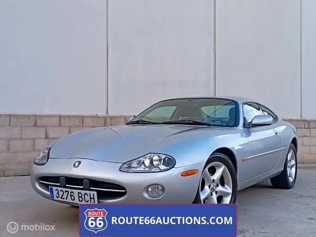 Jaguar XK8 | 2000 | Route 66 Auctions