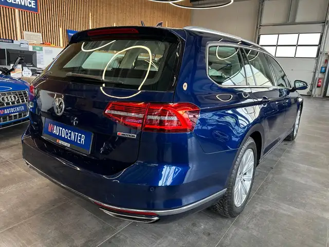 Volkswagen Passat view 6