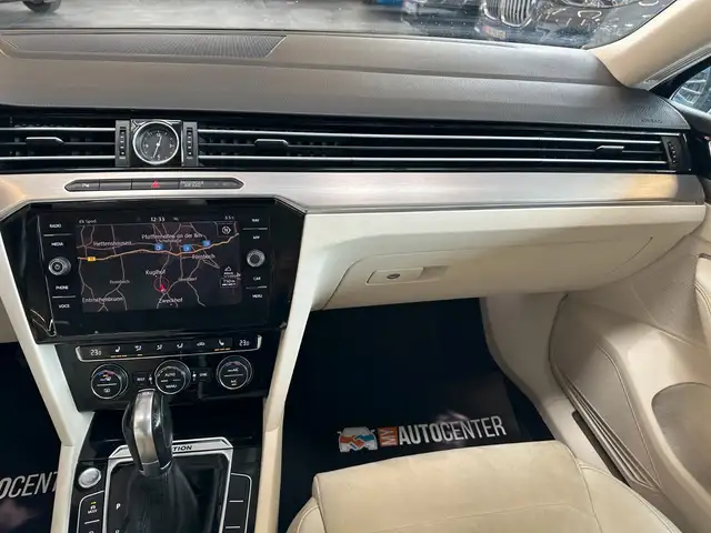 Volkswagen Passat view 12