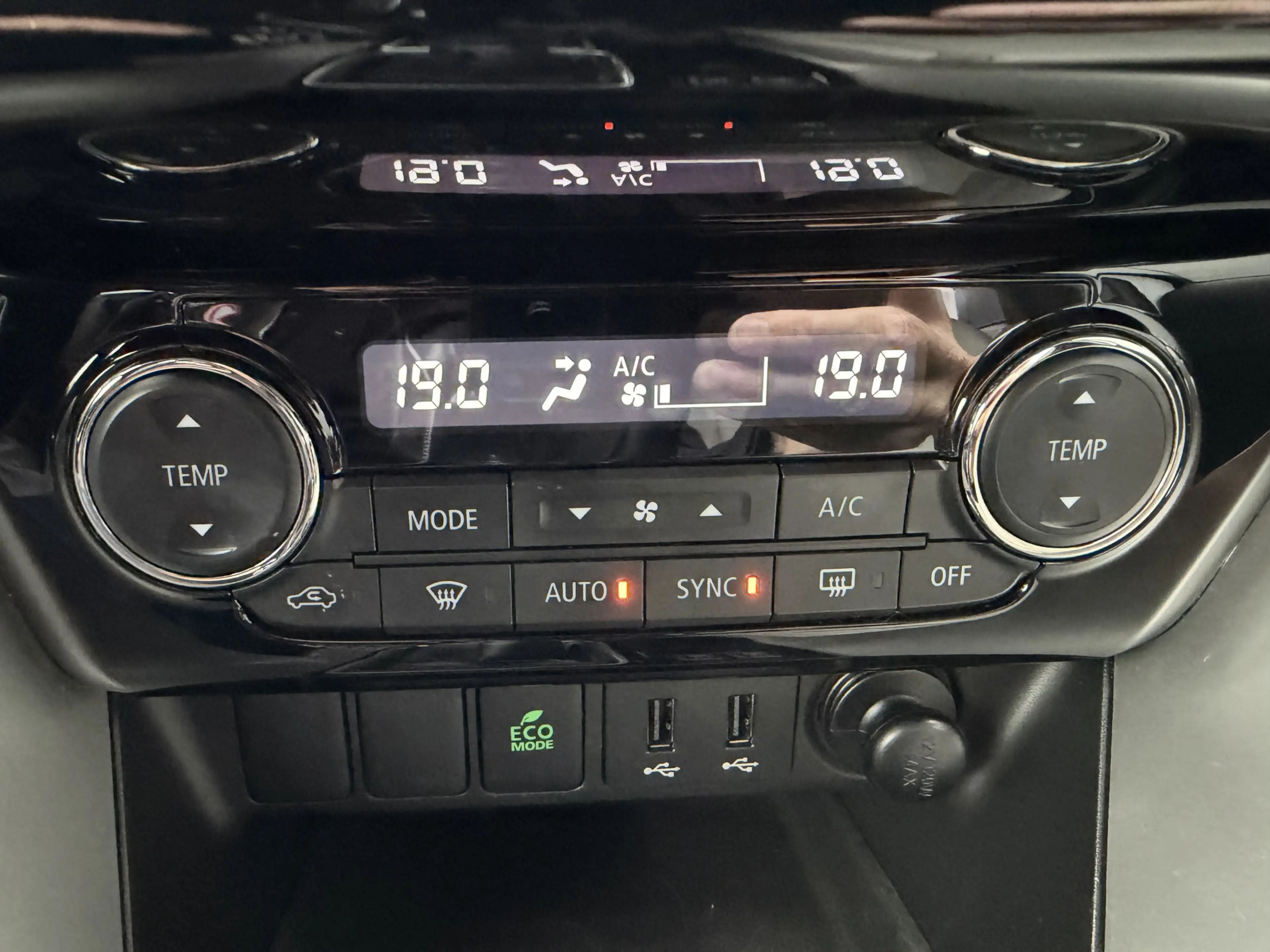 Mitsubishi Eclipse Cross 1.5 DI-T First Edition (Trekhaak (1.600kg) - Camer — photo 23