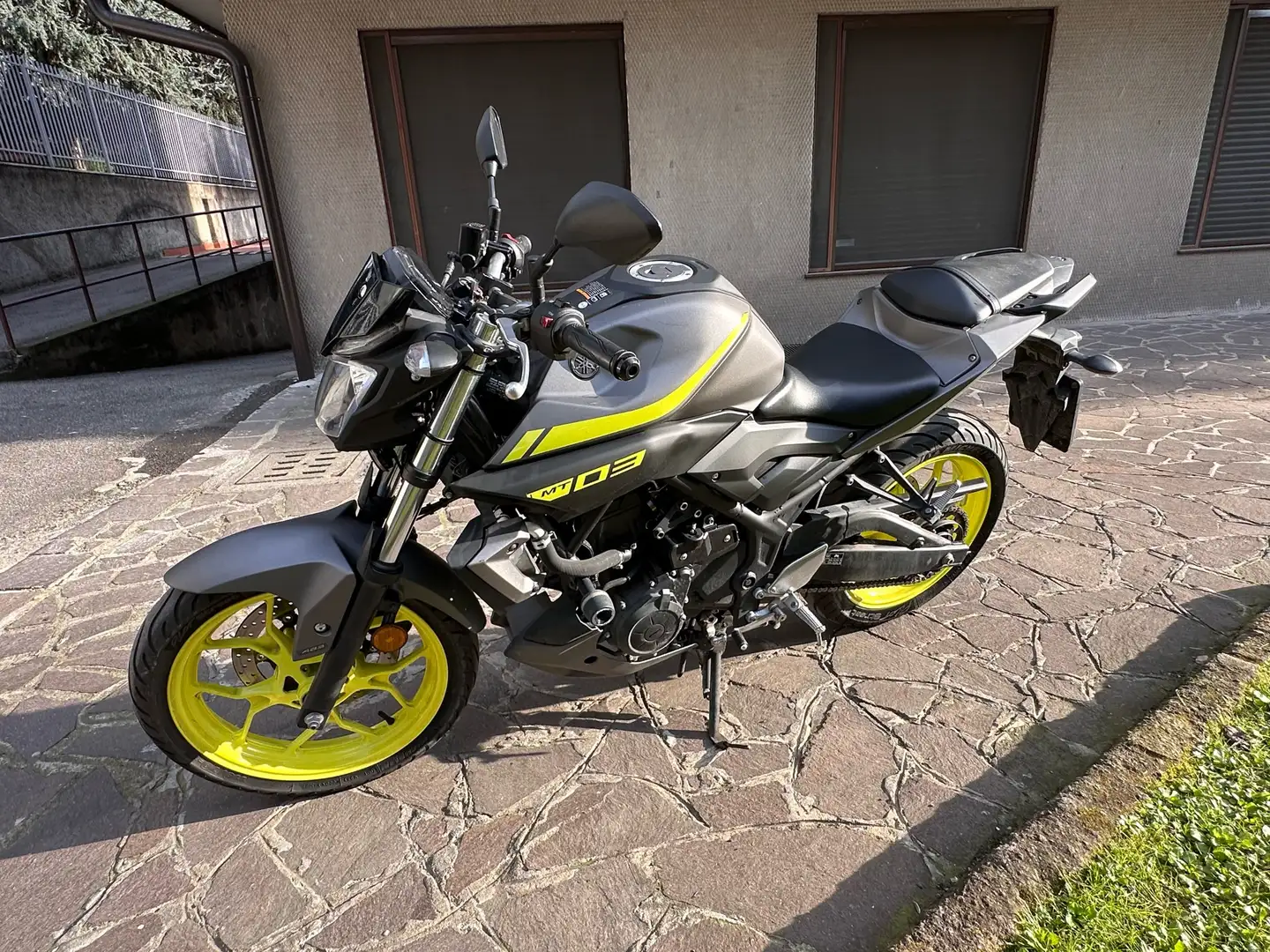 Yamaha MT-03 - 2