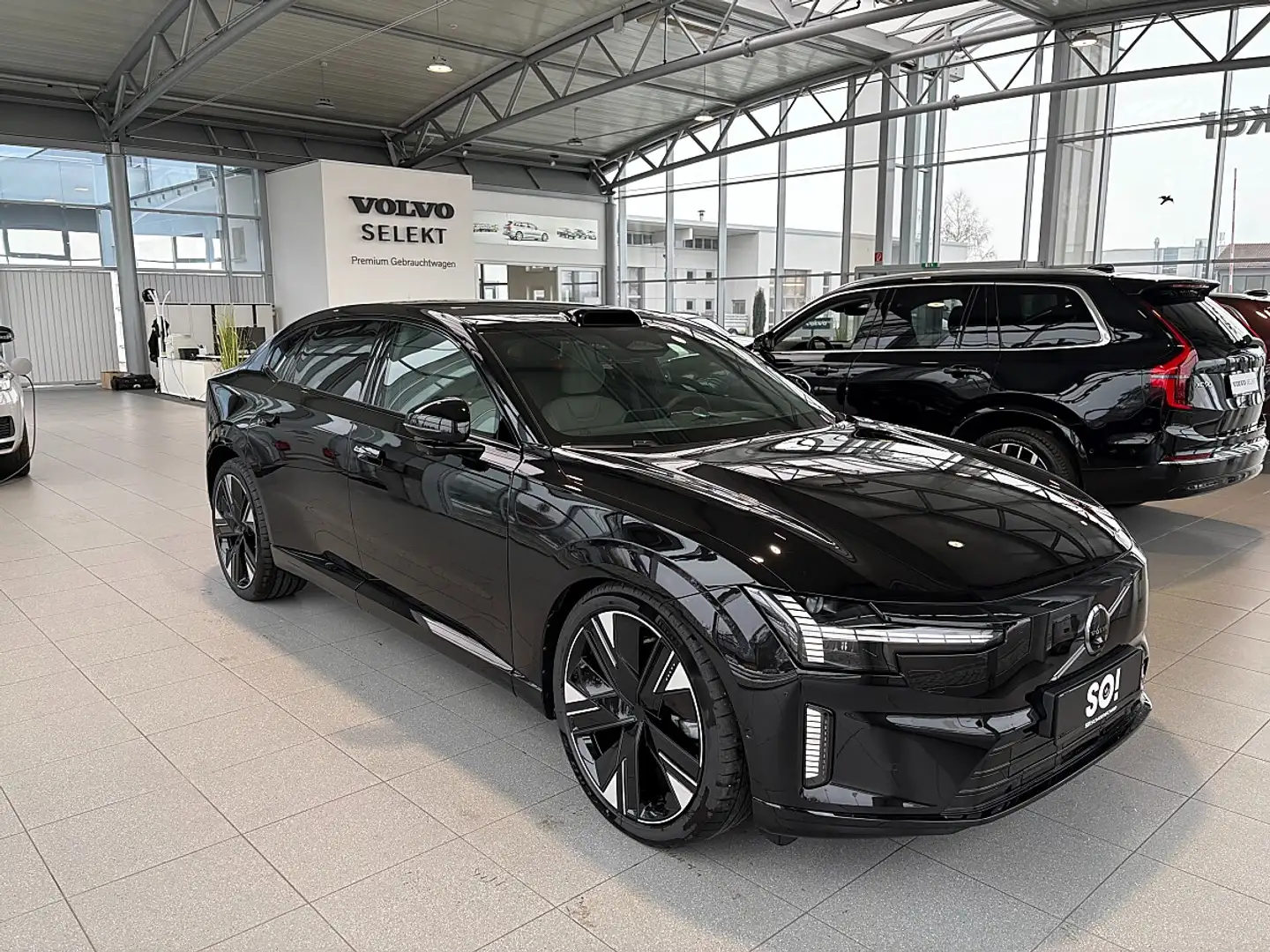 Volvo ES90 Single Motor Extended Range 92kWh Ultra Schwarz - 1