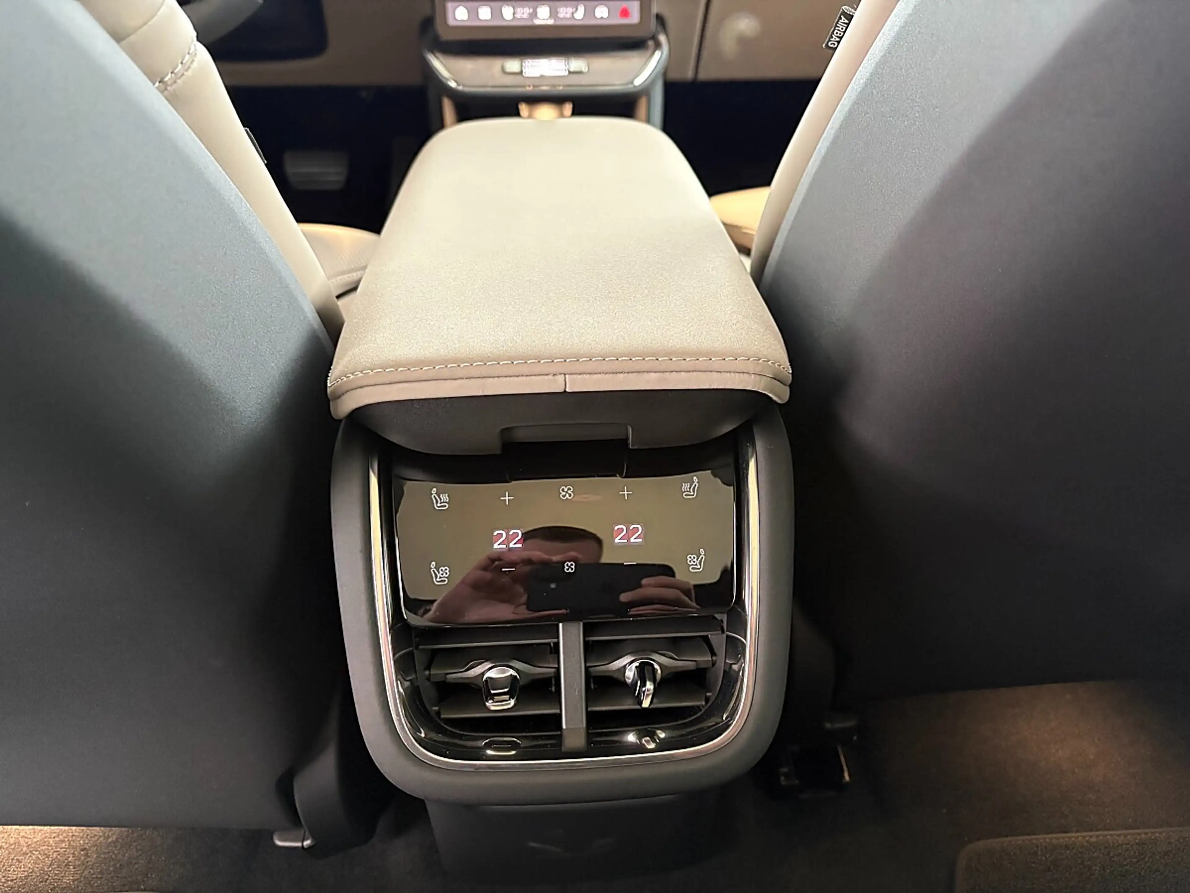 Volvo ES90 Single Motor Extended Range 92kWh Ultra — photo 8