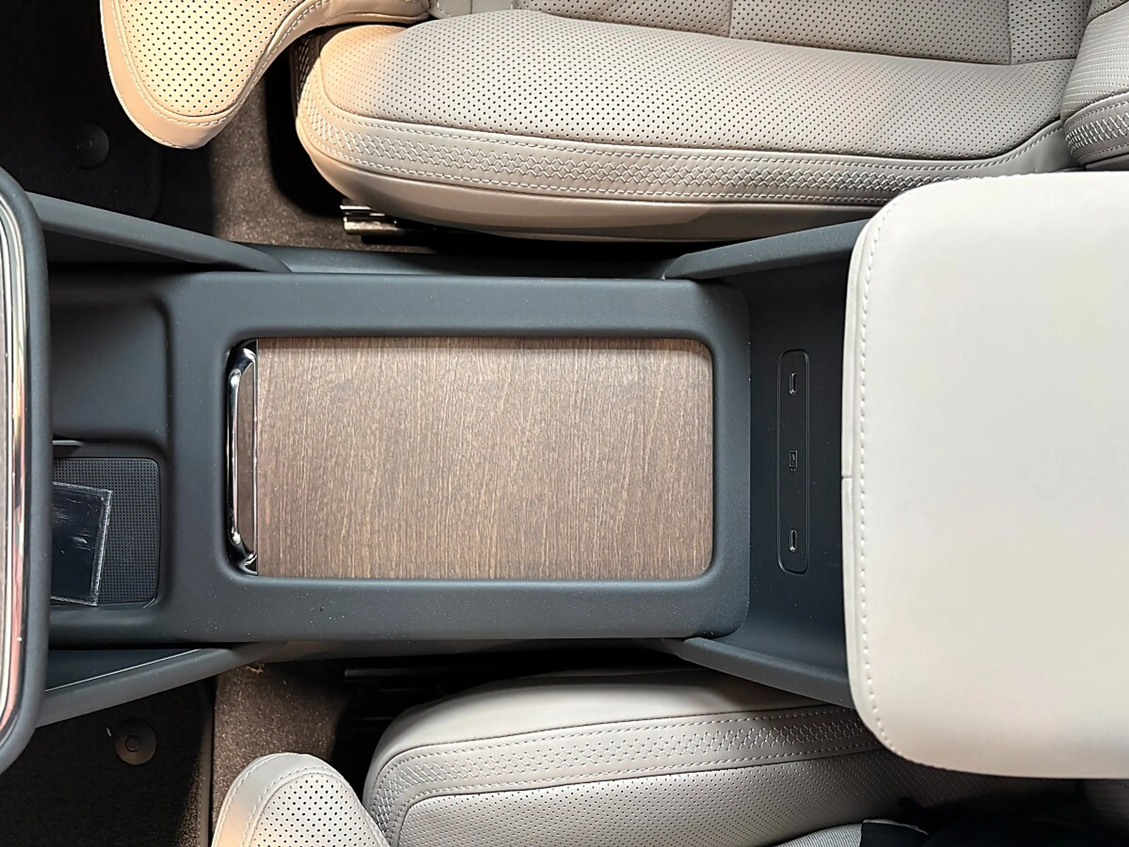 Volvo ES90 Single Motor Extended Range 92kWh Ultra — photo 12