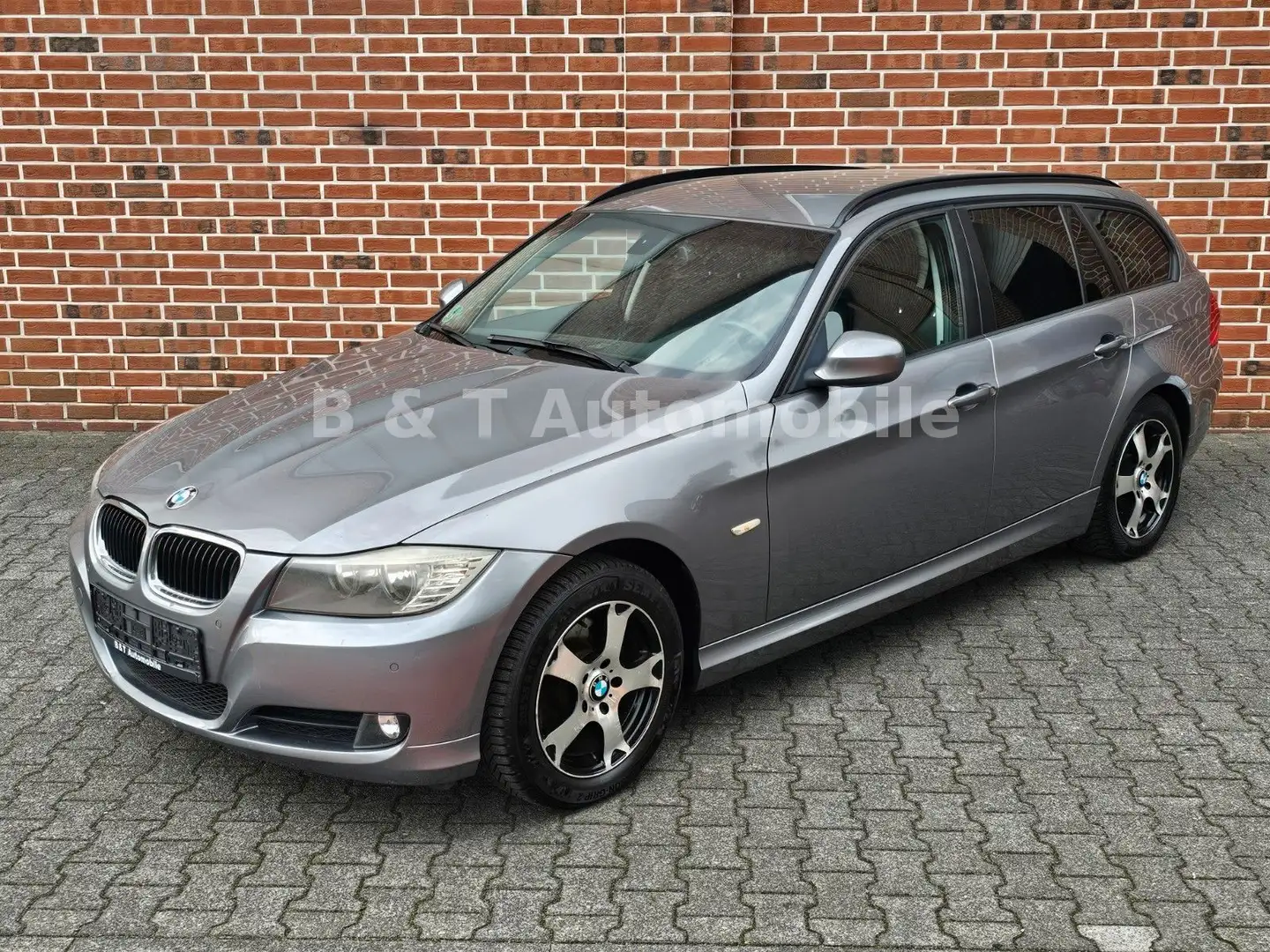 BMW 318 d Touring Automatik Steuerkette Neu Grau - 1