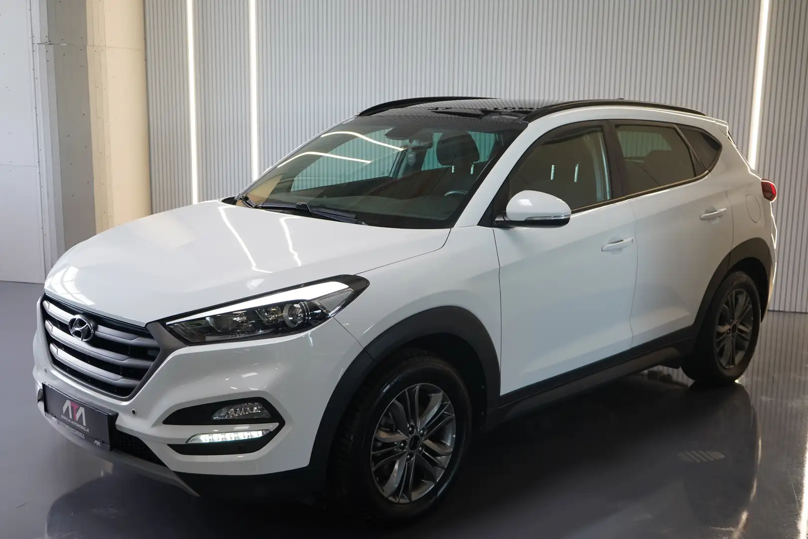 Hyundai TUCSON Trend 2WD 1-Hand Weiß - 2