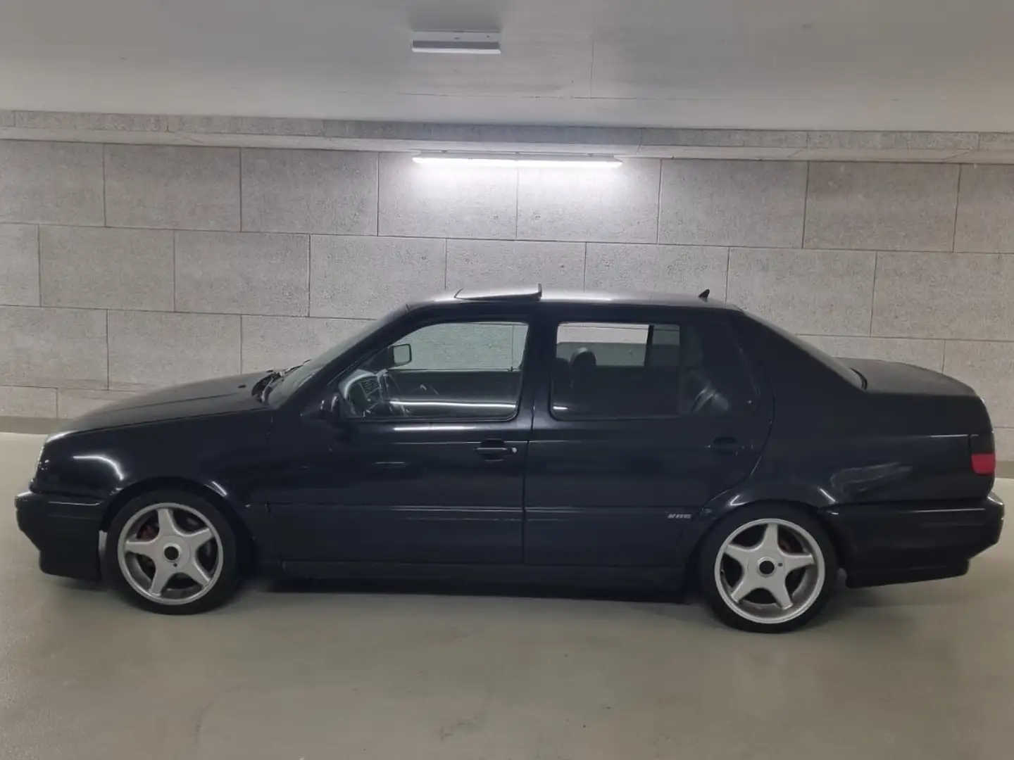 Volkswagen Vento 2.8 VR6 - 1