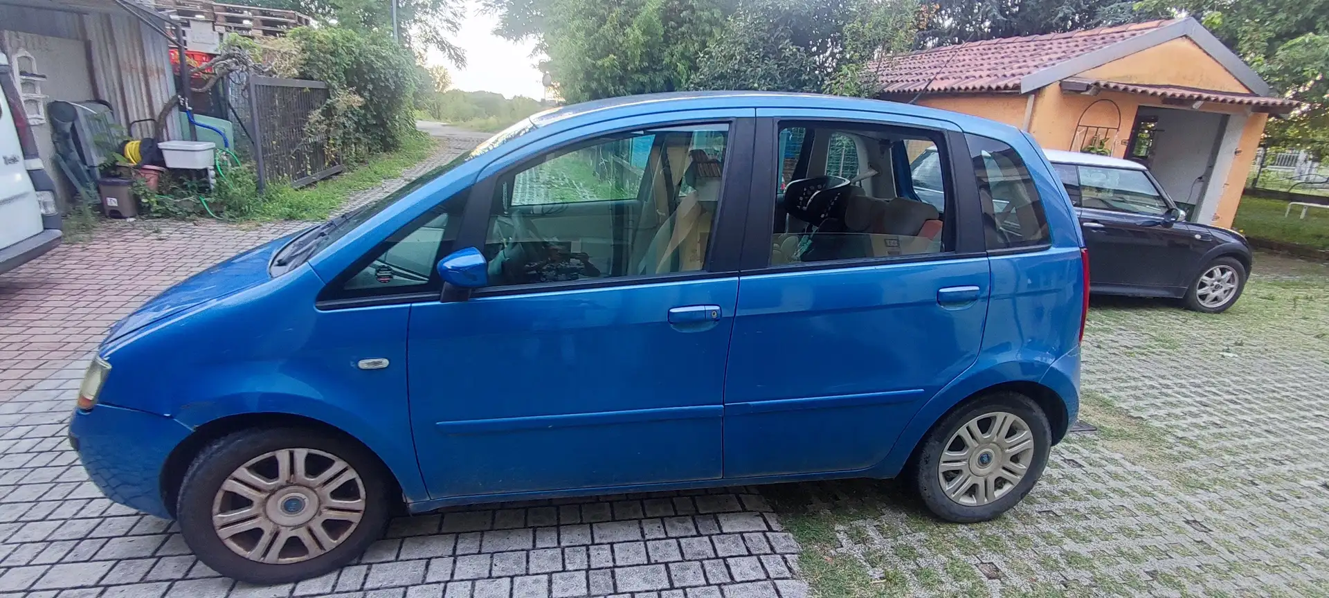 Fiat Idea Idea 1.3 mjt 16v Active Niebieski - 1