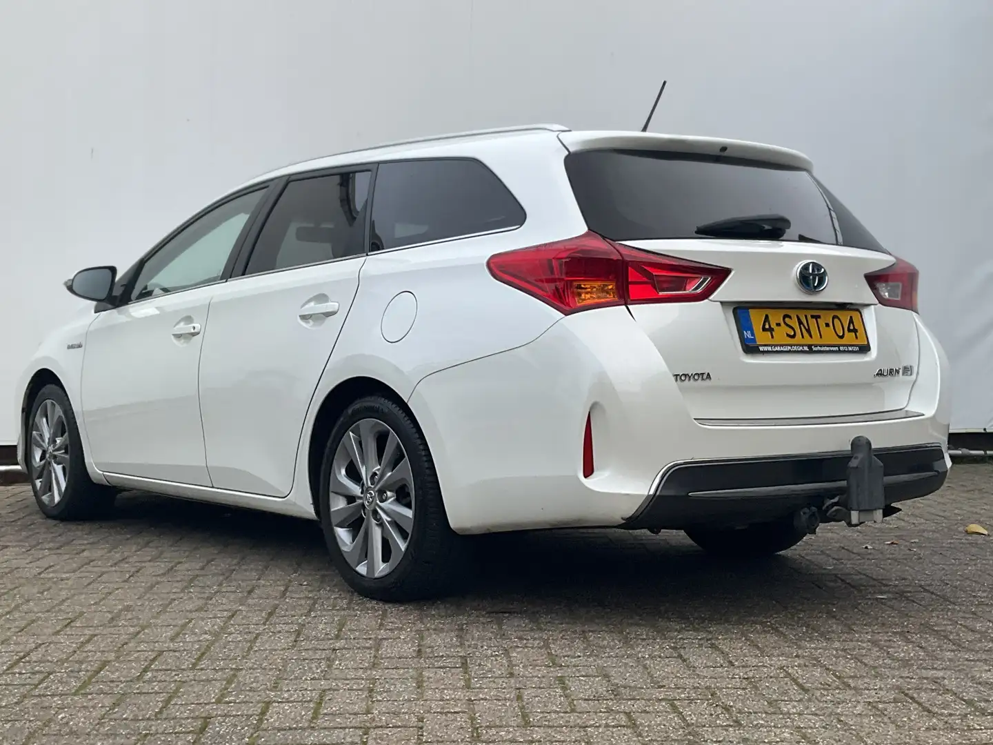 Toyota Auris Touring Sports 1.8 Hybrid Lease Trekhaak Pano Crui Weiß - 2