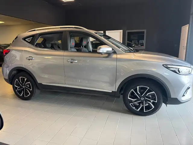 MG ZS view 6