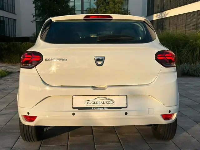 Dacia Sandero view 8