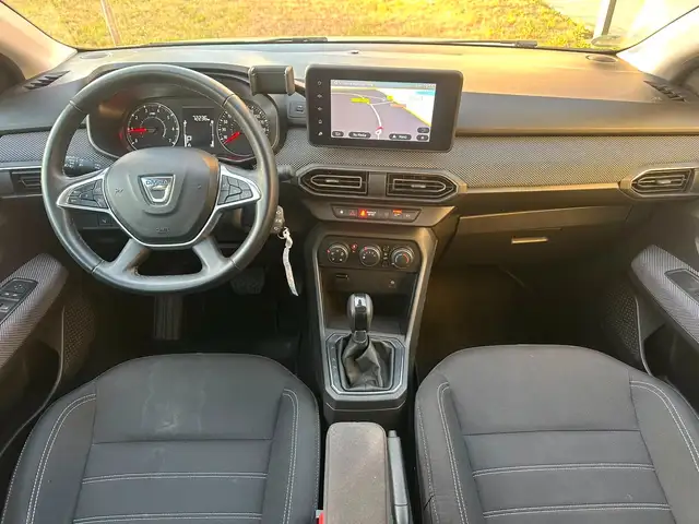 Dacia Sandero view 9