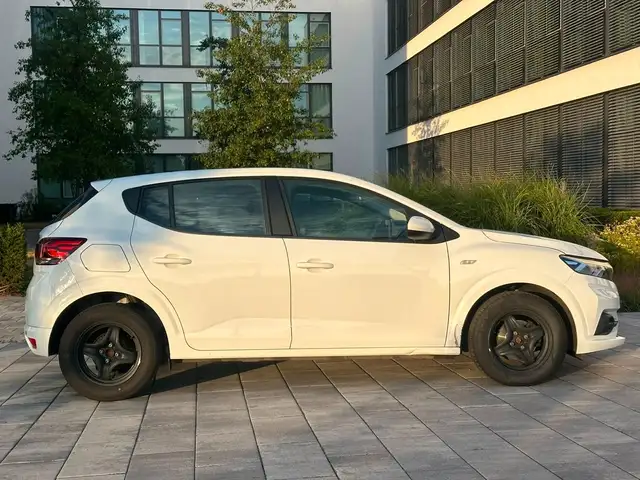 Dacia Sandero view 5