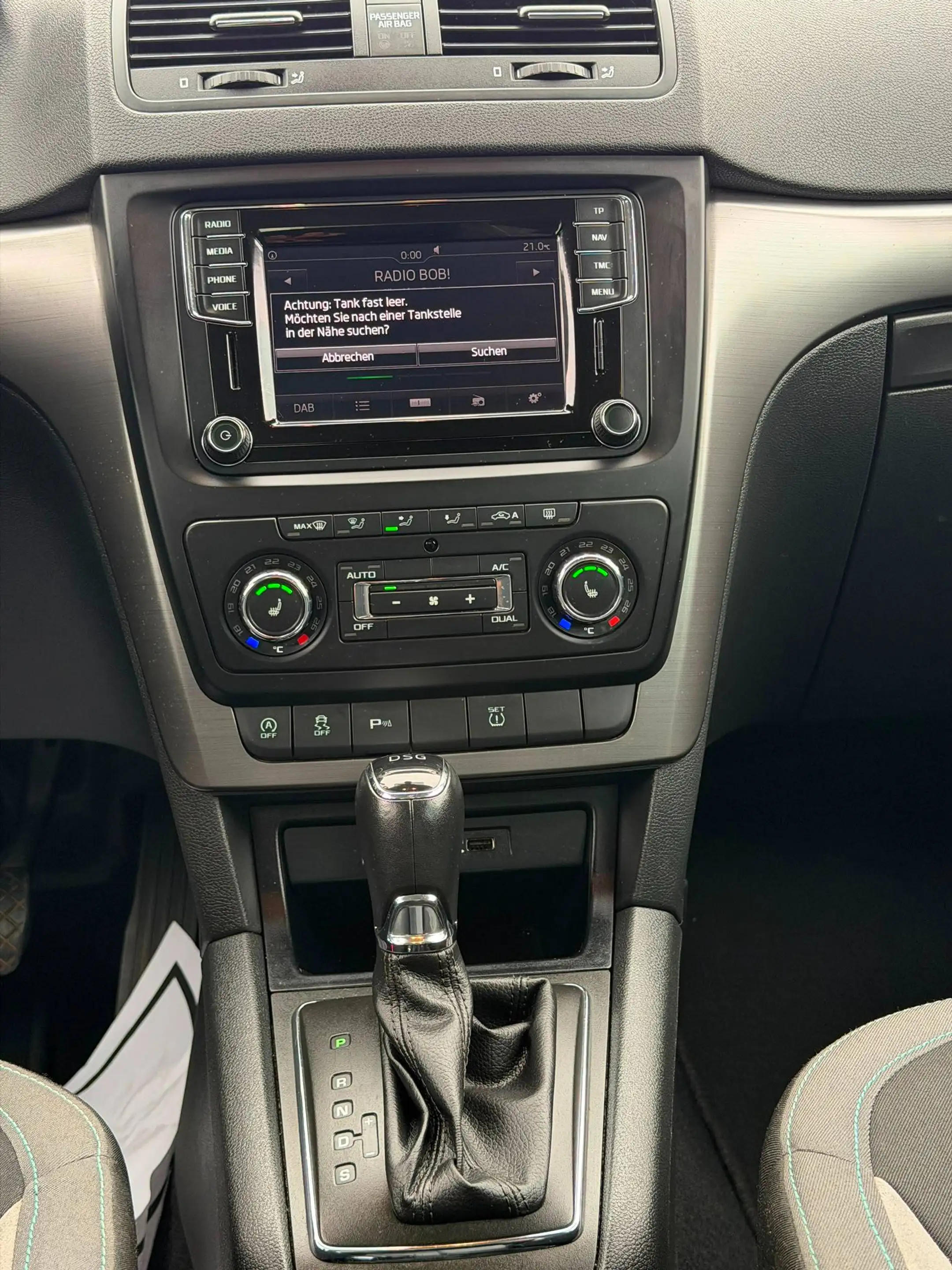 Skoda Yeti Joy*AUTOMATIK*XENON*NAVI*AHK*PDC*TEMPOMAT* — photo 15