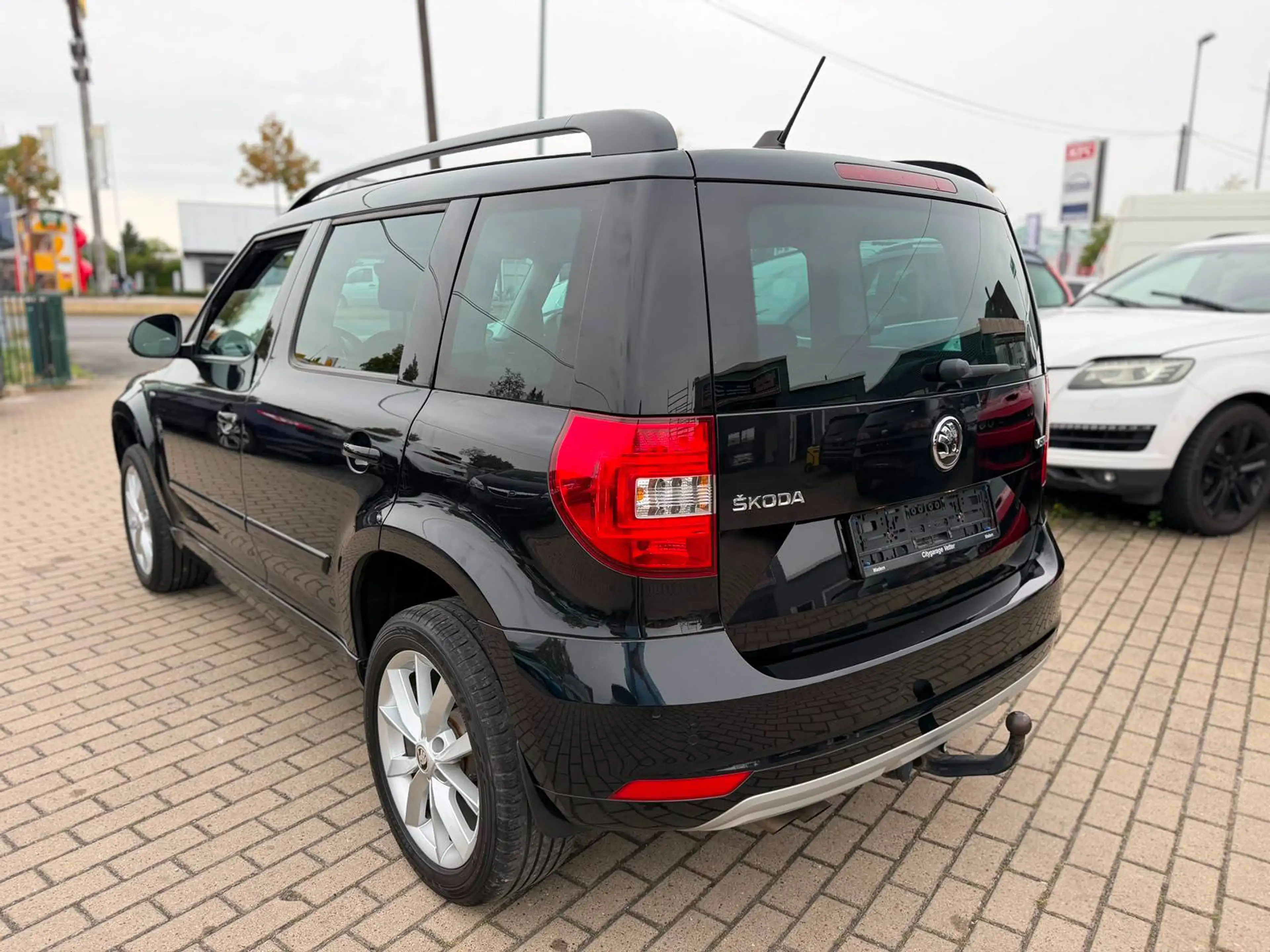 Skoda Yeti Joy*AUTOMATIK*XENON*NAVI*AHK*PDC*TEMPOMAT* — photo 6