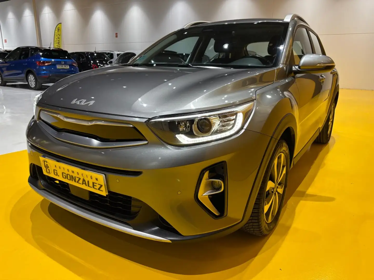 Kia Stonic 1.2 DPi Drive Gris - 2