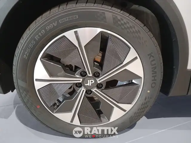DR Automobiles DR6 view 3