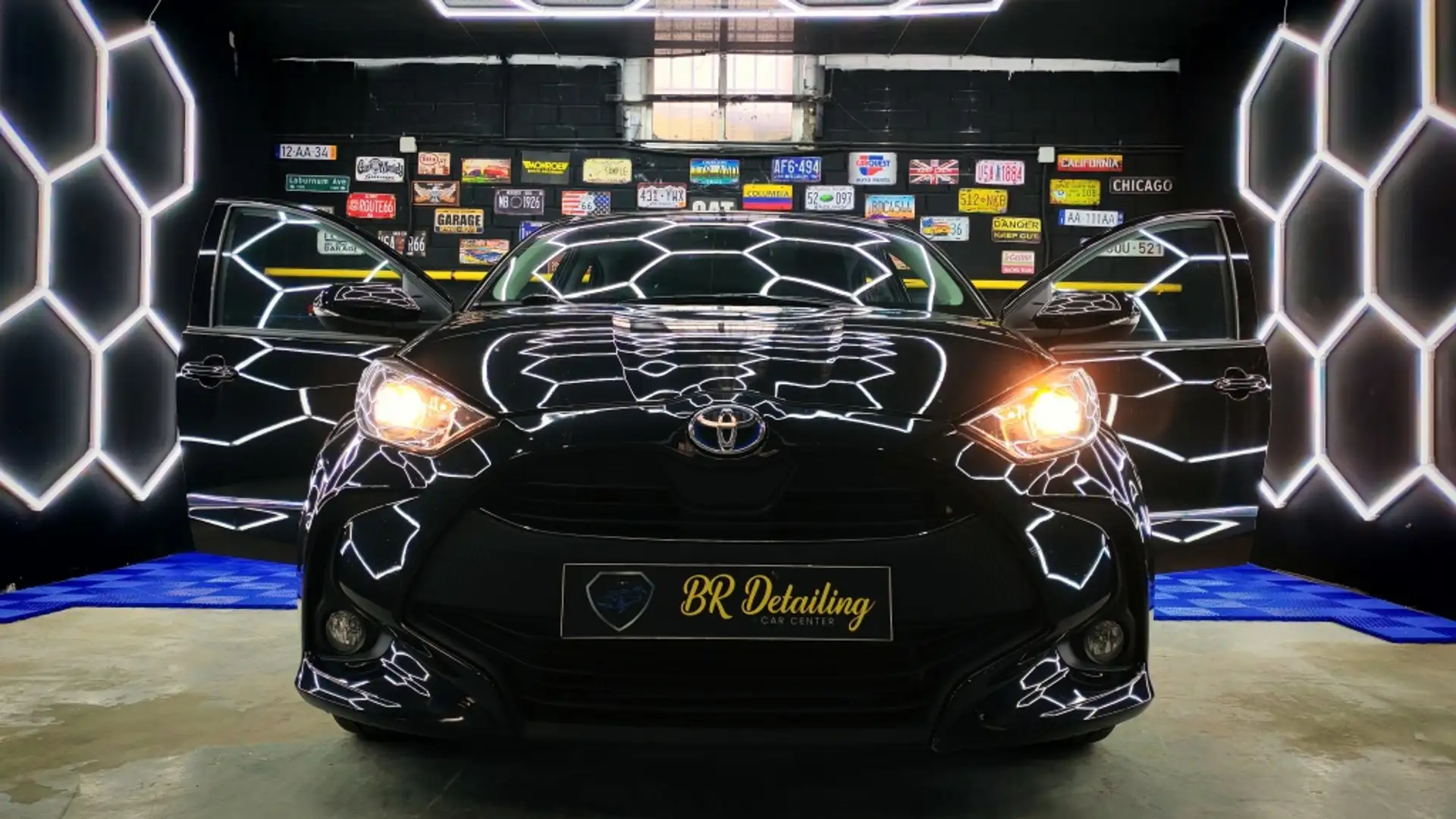 Toyota Yaris 120H 1.5 Active Tech Negro - 1