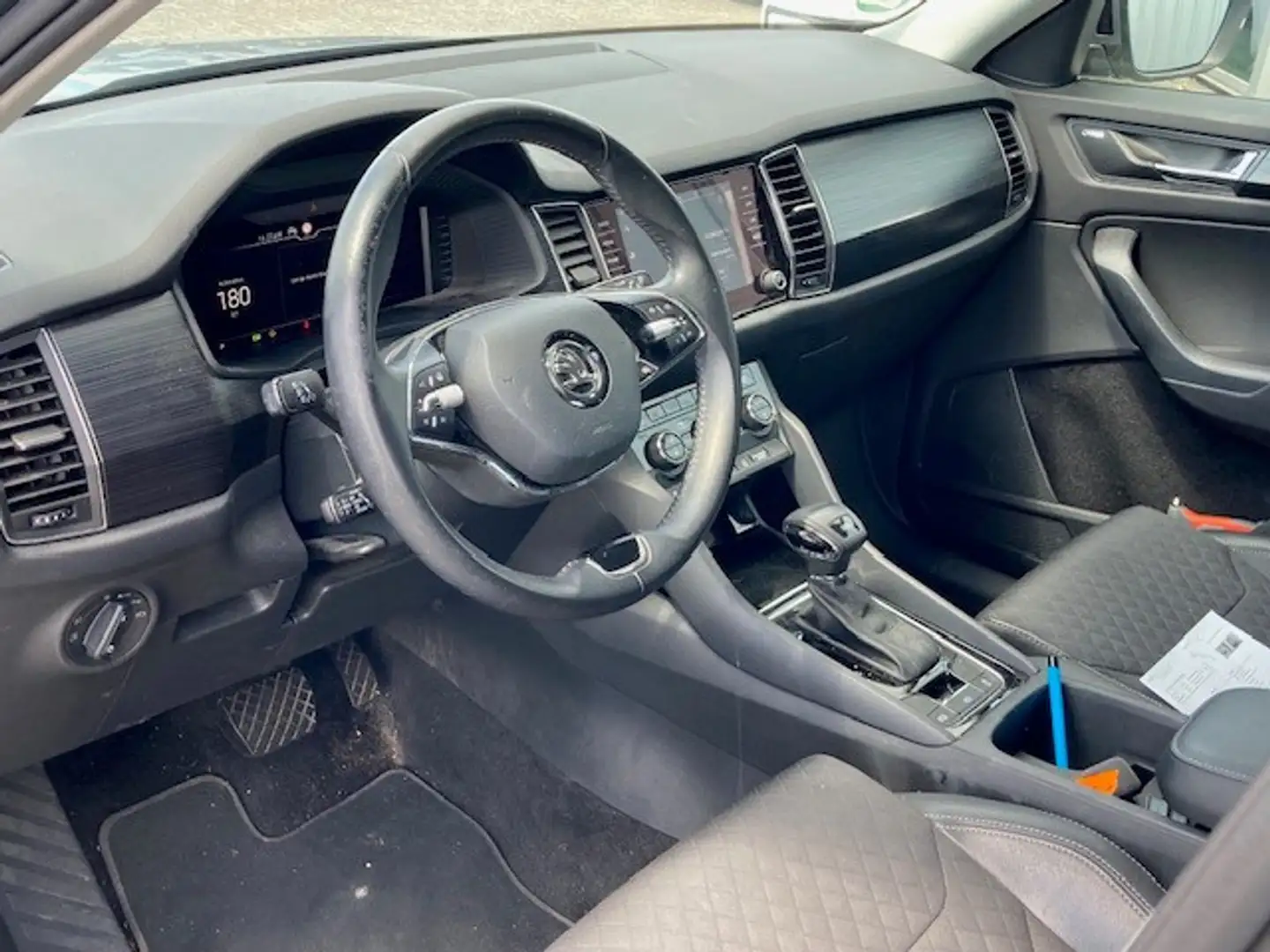 Skoda Kodiaq 1.5 TSI Business Edition 150pk DSG/AUTO Dodehoekde Grijs - 2