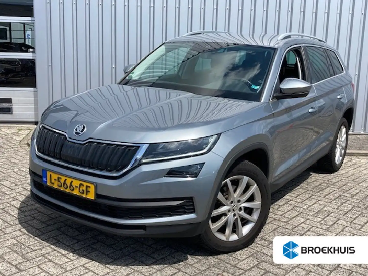 Skoda Kodiaq 1.5 TSI Business Edition 150pk DSG/AUTO Dodehoekde Grijs - 1