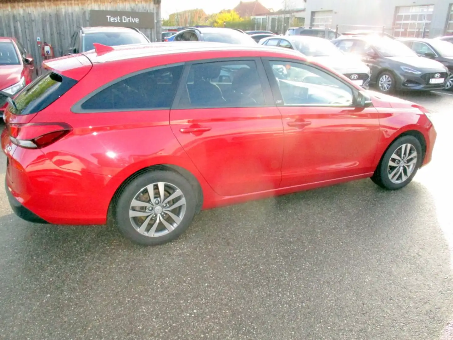 Hyundai i30 Kombi - PD GO 25 1,4 MPI 102fw Rot - 2