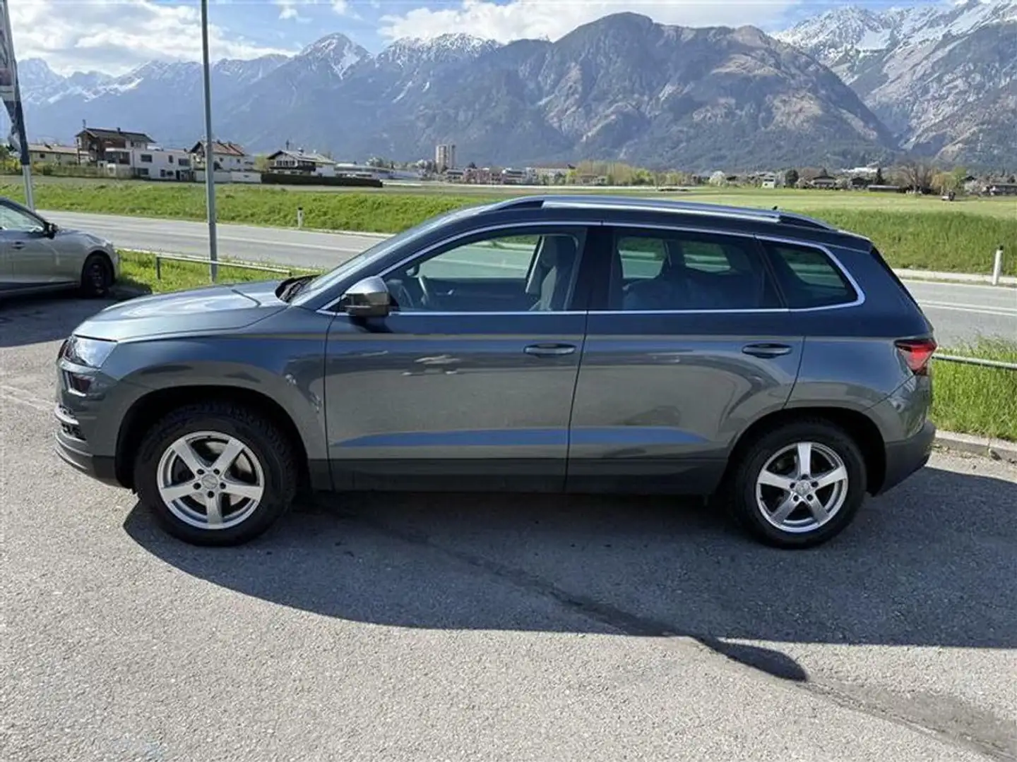 Skoda Karoq Ambition 125 4x4 Grau - 2