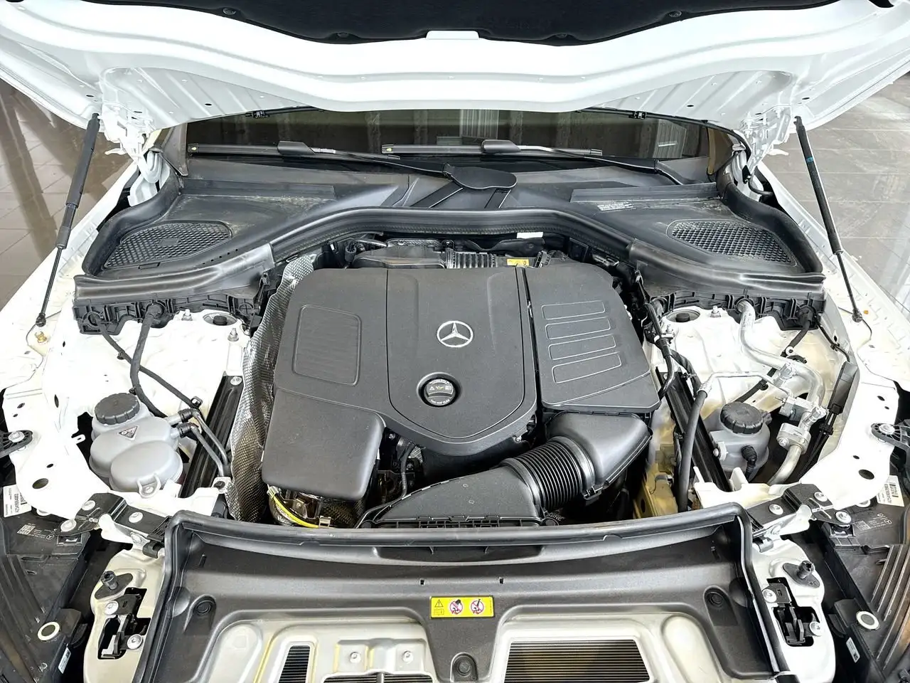 Mercedes-Benz GLC снимка Mercedes-Benz GLC