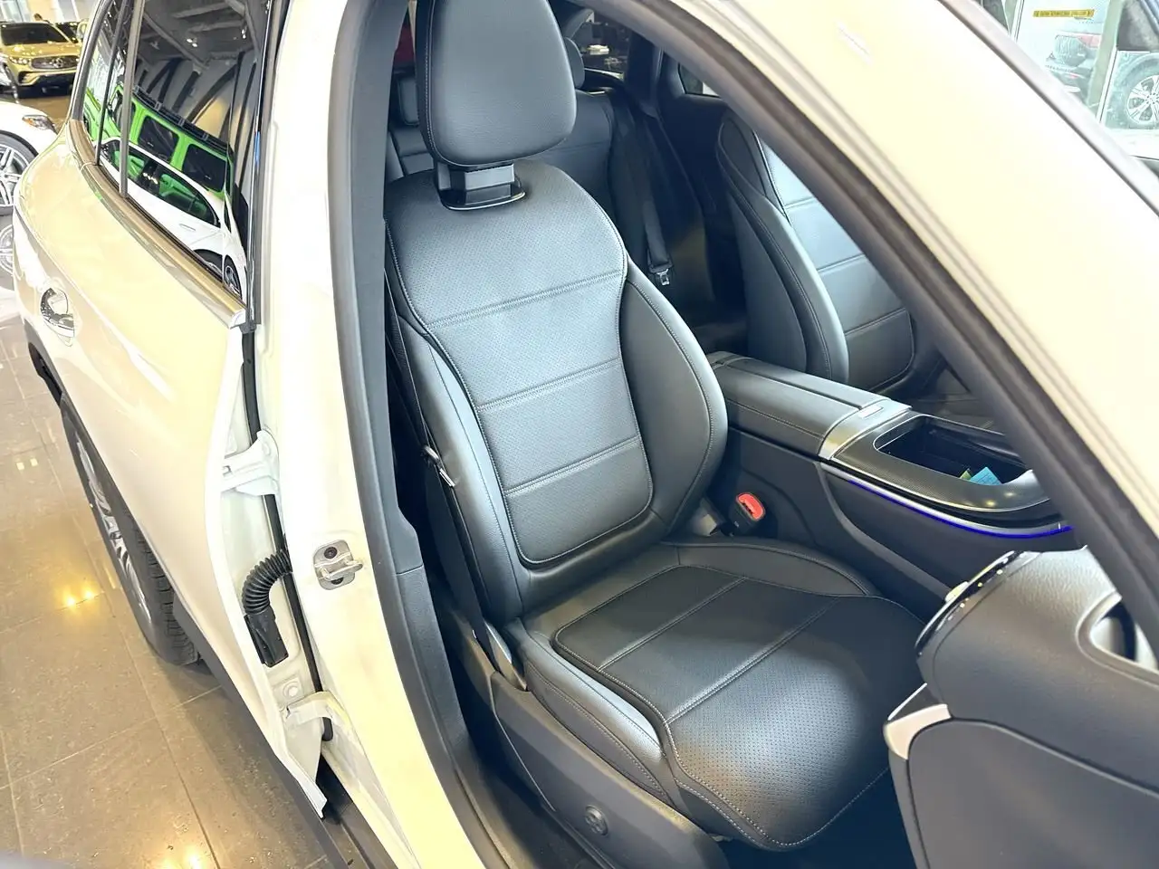 Mercedes-Benz GLC снимка Mercedes-Benz GLC