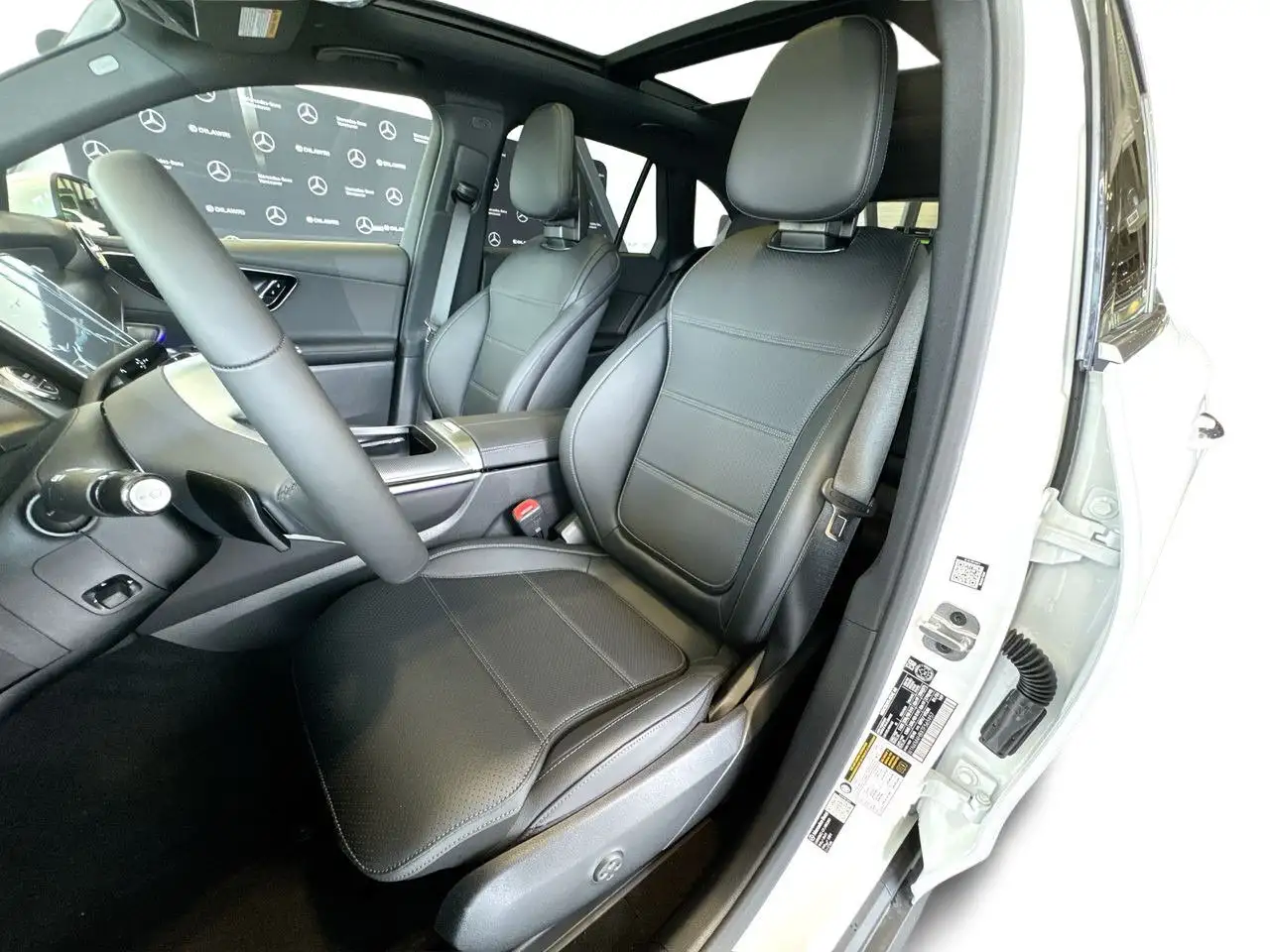 Mercedes-Benz GLC снимка Mercedes-Benz GLC
