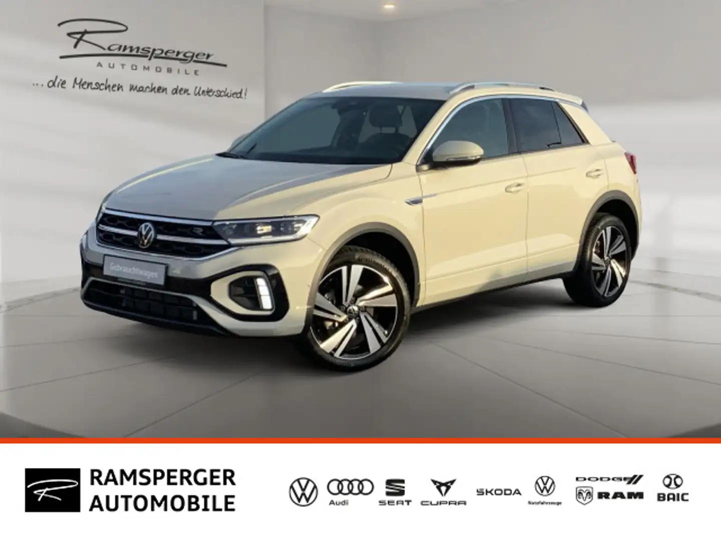 Volkswagen T-Roc 1.5 TSI DSG R-Line ACC LED APP Keyless Kam Grau - 1