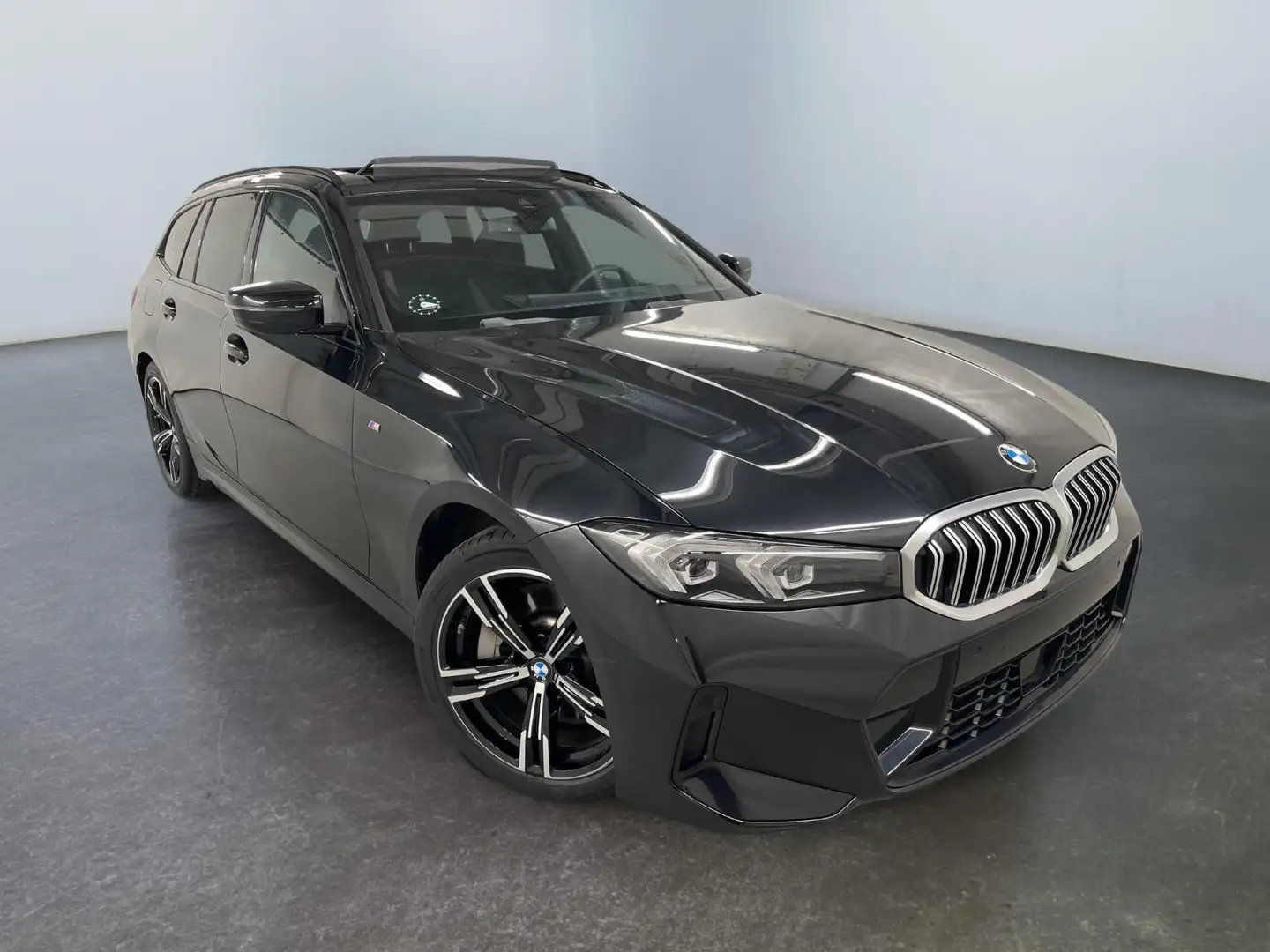 BMW 330 330i xDrive M Sport 245PS/180kW Steptronic 2026... Schwarz - 1