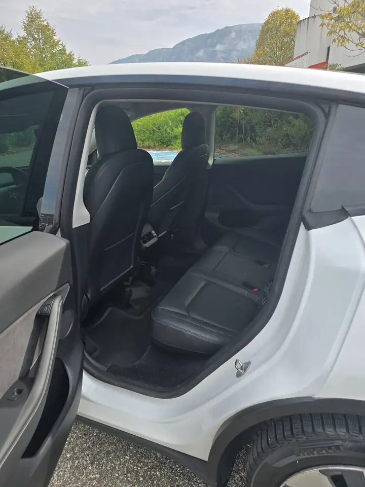 Tesla Model Y Long Range, foto 7
