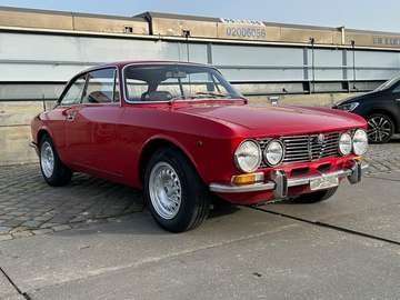 Alfa Romeo GTV 2000 Bertone 105.21