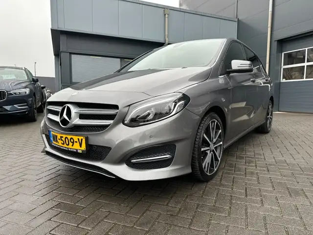 Mercedes-Benz B 180 B 180 Ambition Navigatie 65000 KM !! org.ned. !