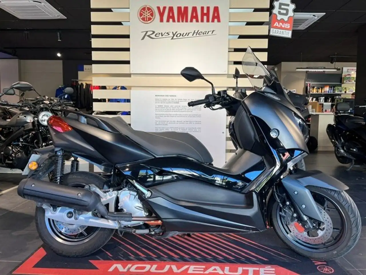 Yamaha X-Max 125