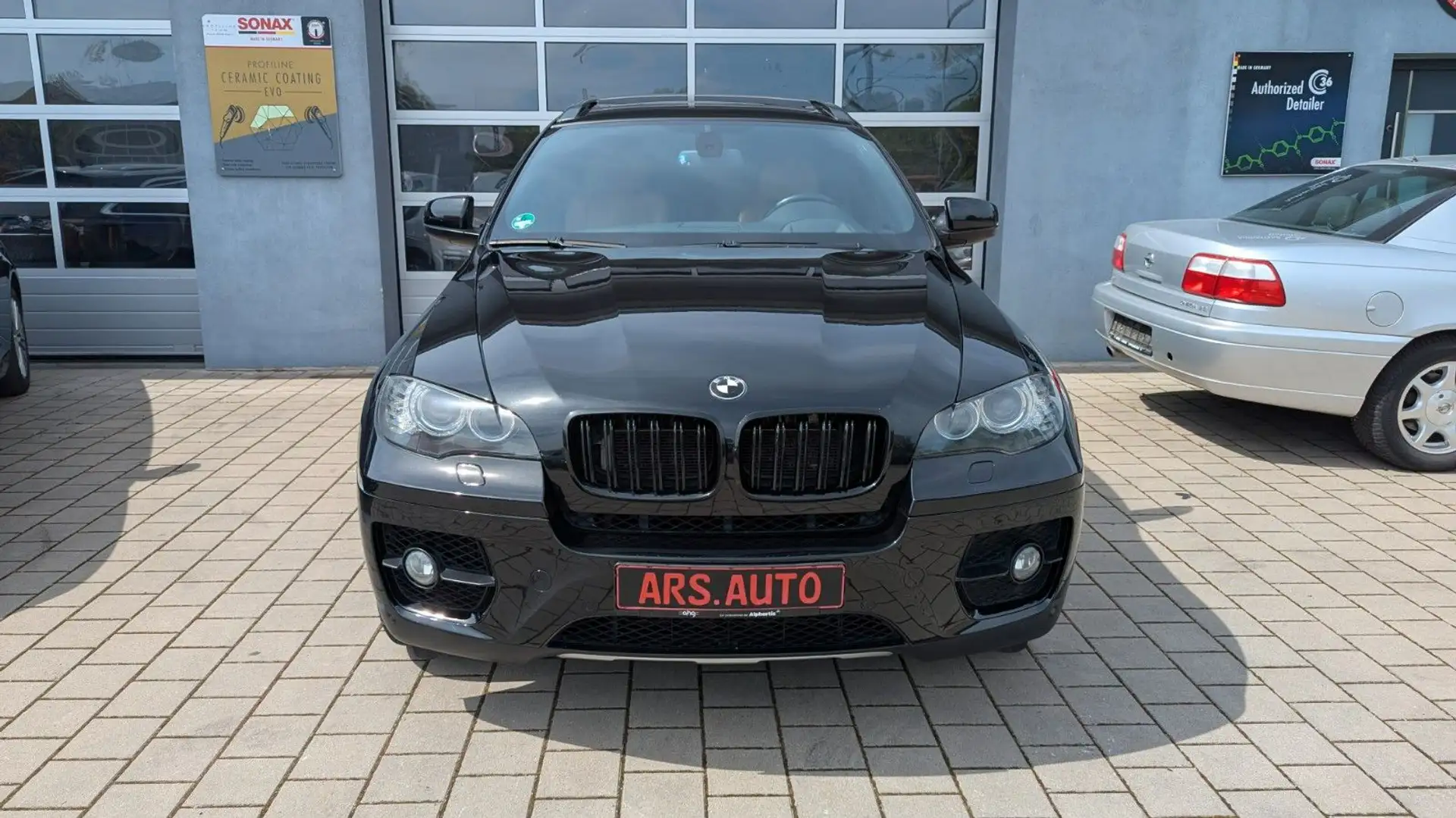 BMW X6 BMW X6 xDrive50i HUD 4xSHZ AHK HiFi Kam. KeyLess Чорний - 1