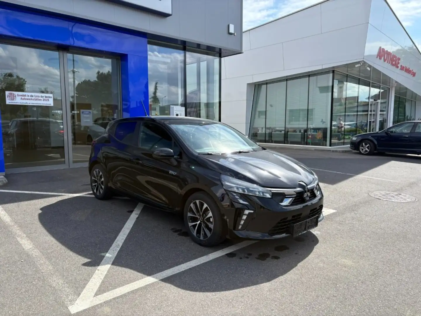 Mitsubishi Colt YUKI Invite 1,6 HEV Schwarz - 2