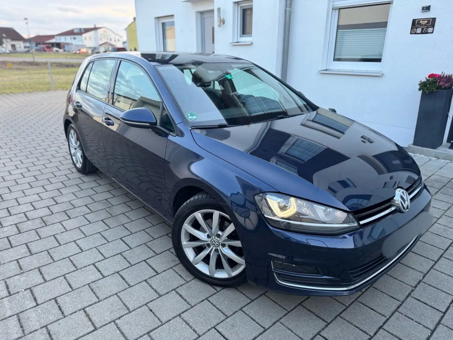 Volkswagen Golf 7 Lim. Highline*AUTOMATIK*TEMPOMAT*LED* Blau - 1