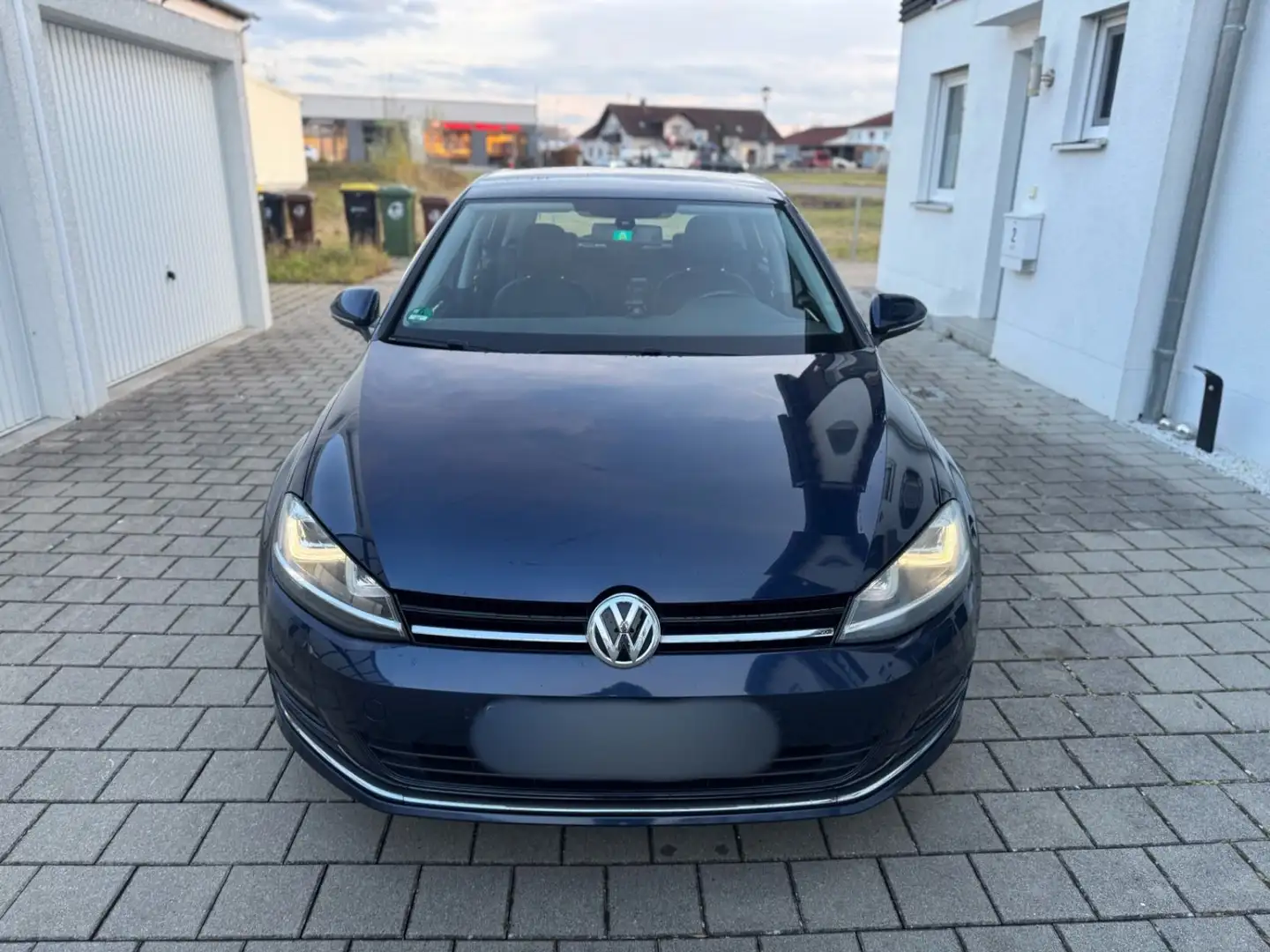 Volkswagen Golf 7 Lim. Highline*AUTOMATIK*TEMPOMAT*LED* Blau - 2