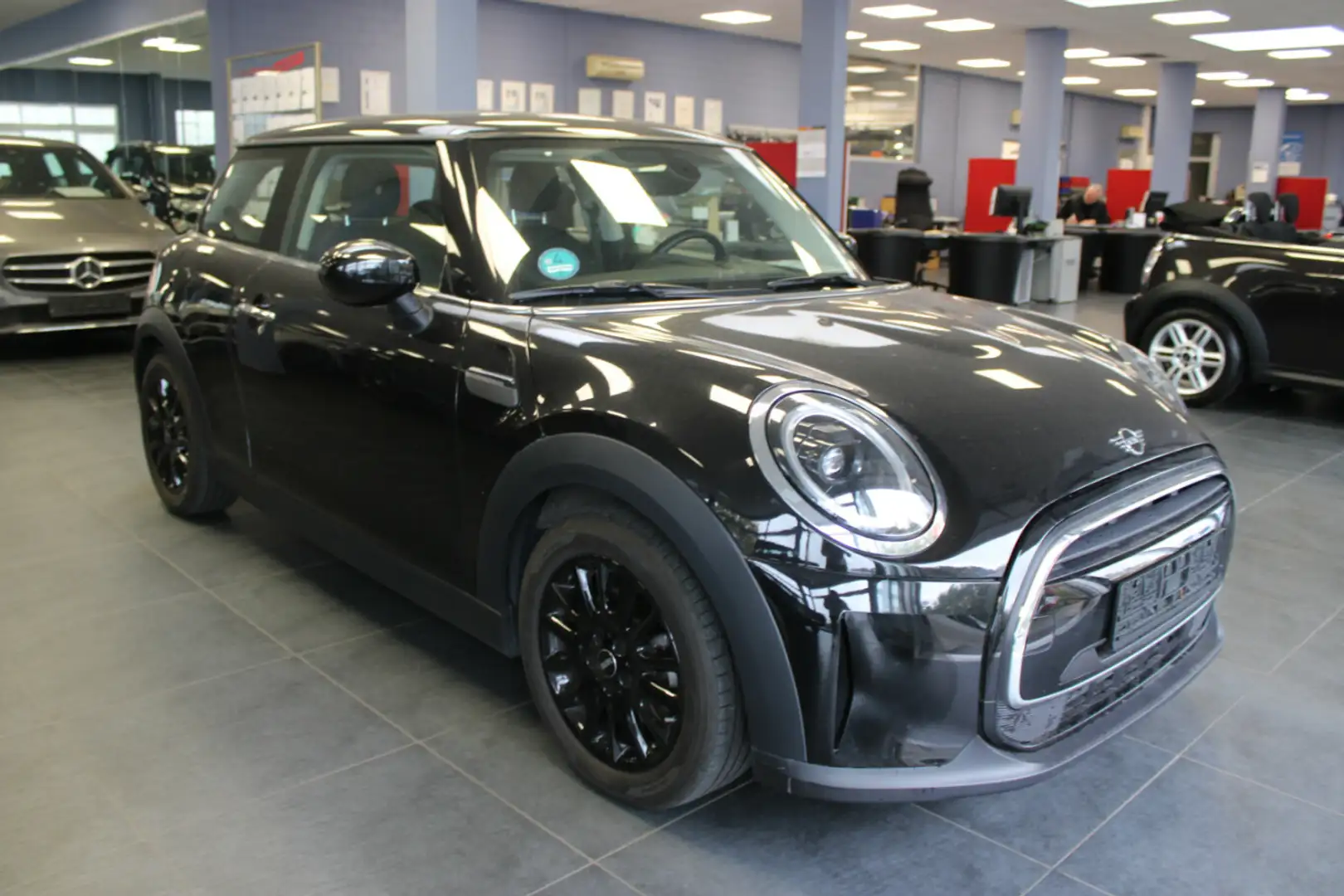 MINI One Aut. Blackyard Schwarz - 1