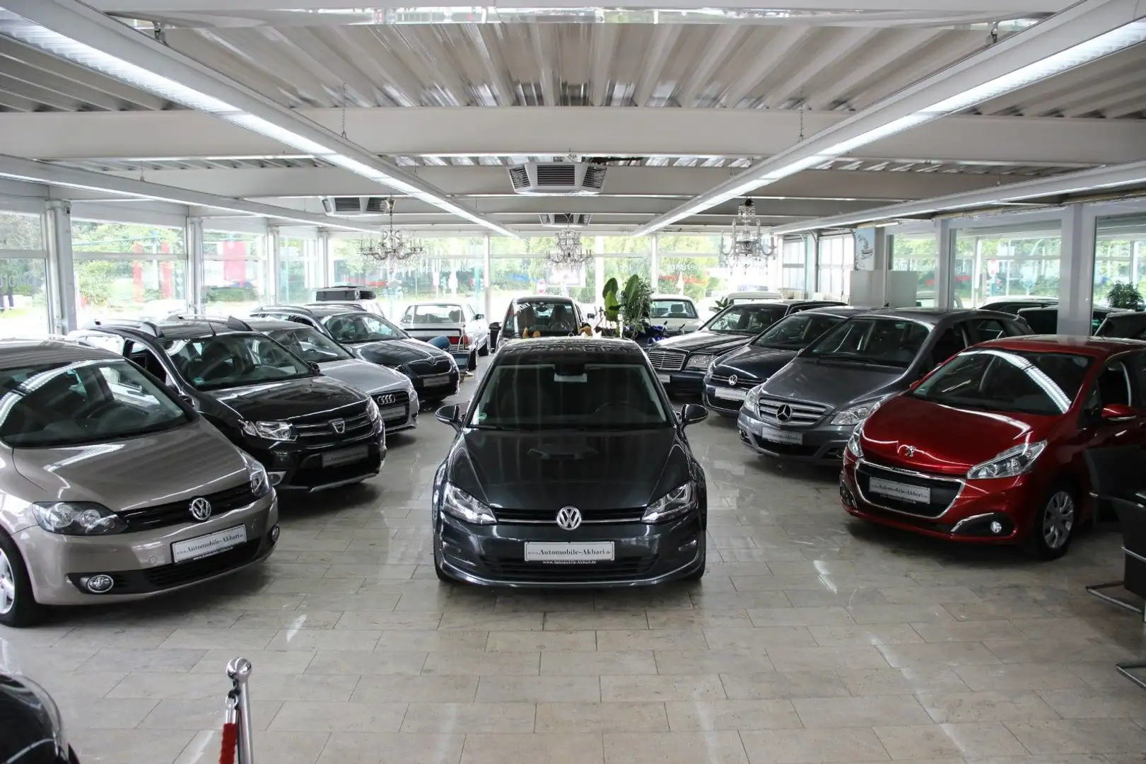 Volkswagen Golf VII Lim. Comfortline BMT Grau - 1