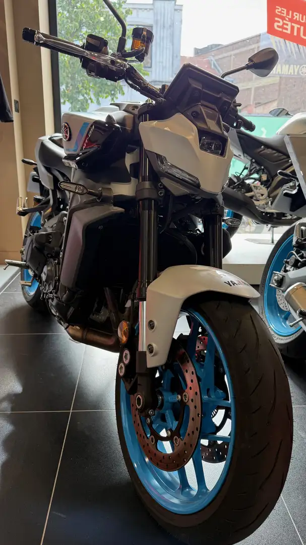 Yamaha MT-09 Gris - 2
