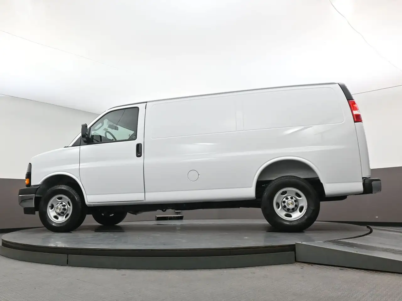 Chevrolet Express 2500 снимка Chevrolet Express 2500