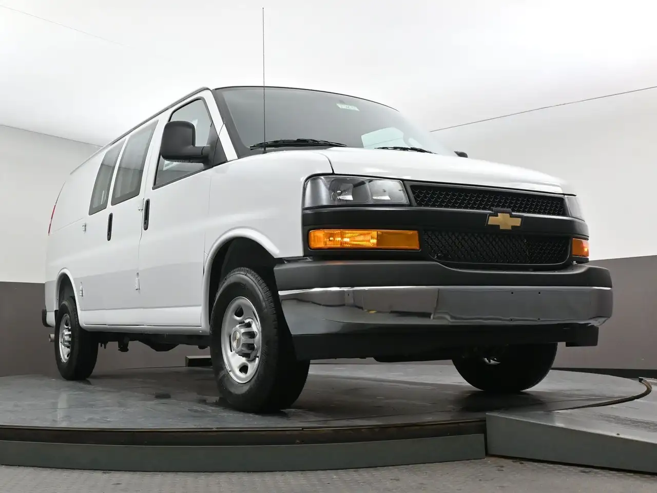 Chevrolet Express 2500 снимка Chevrolet Express 2500