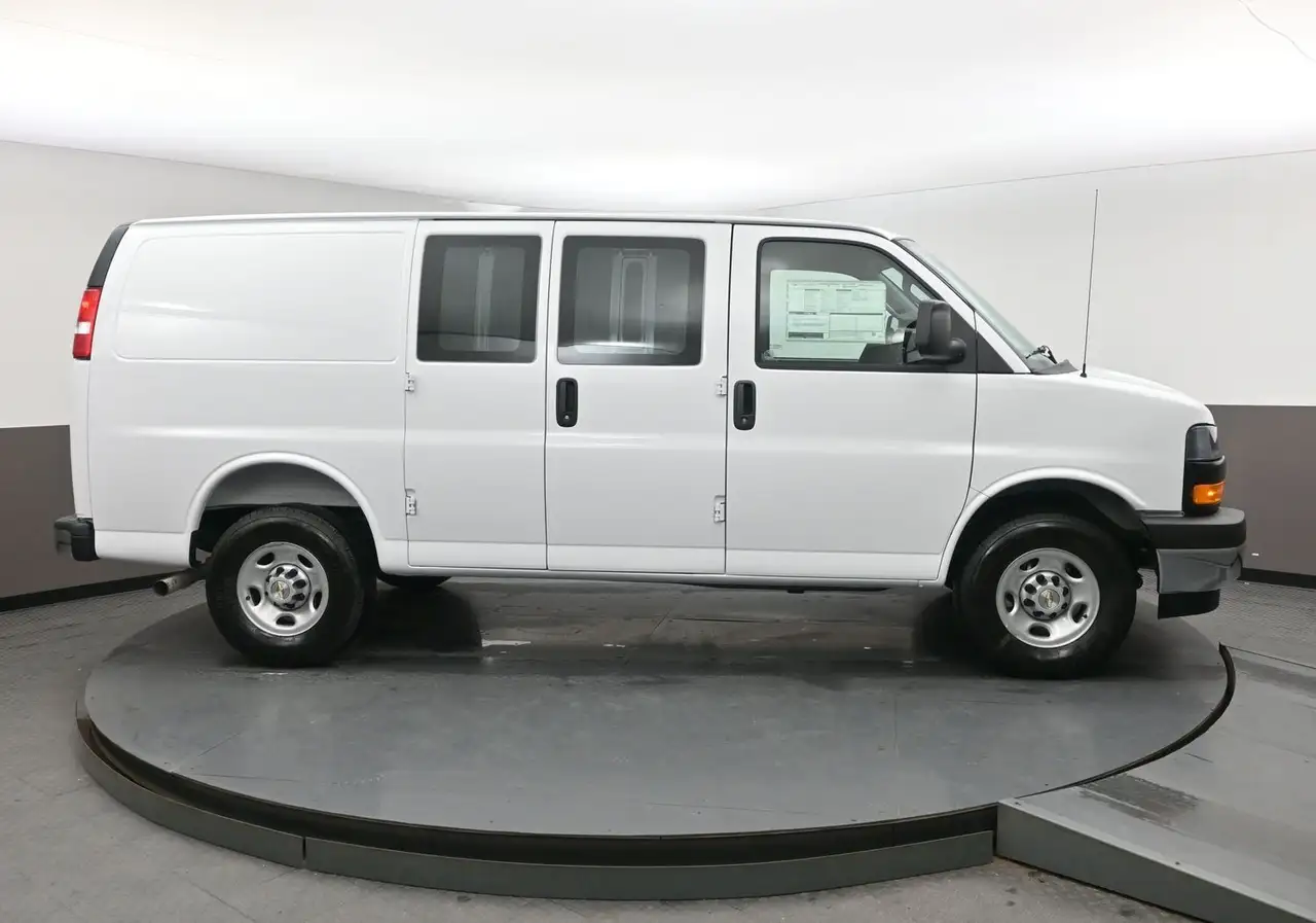 Chevrolet Express 2500 снимка Chevrolet Express 2500