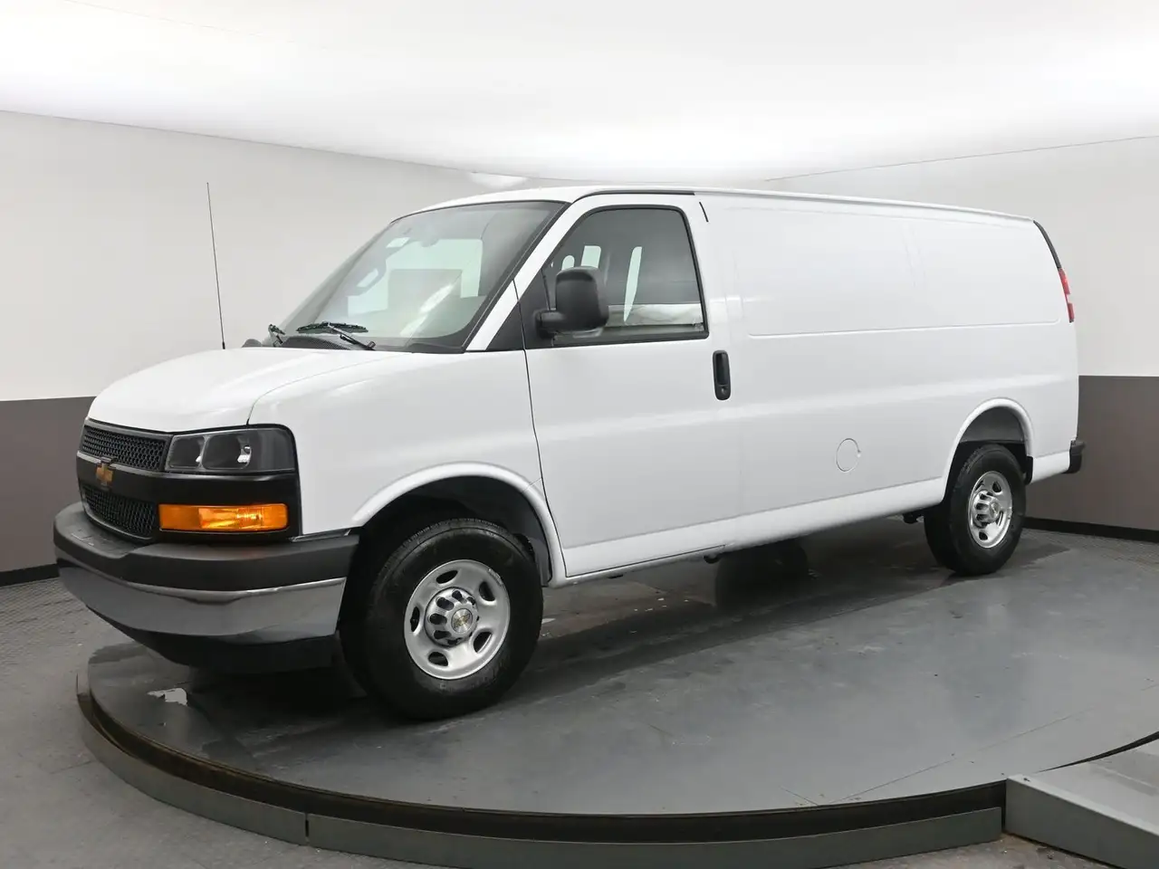 Chevrolet Express 2500 снимка Chevrolet Express 2500