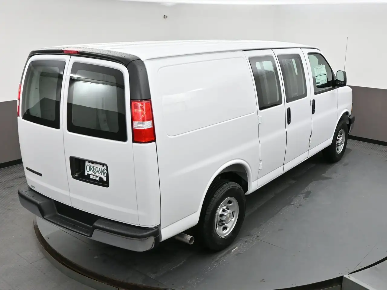 Chevrolet Express 2500 снимка Chevrolet Express 2500
