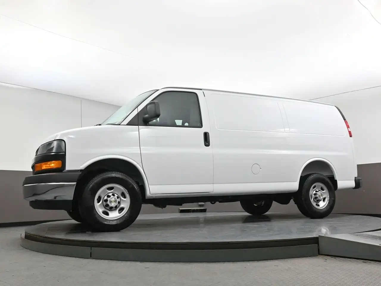 Chevrolet Express 2500 снимка Chevrolet Express 2500