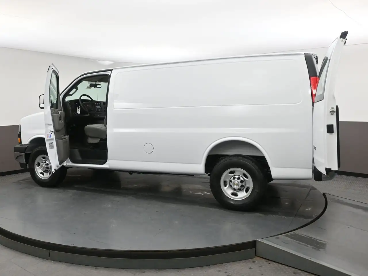 Chevrolet Express 2500 снимка Chevrolet Express 2500