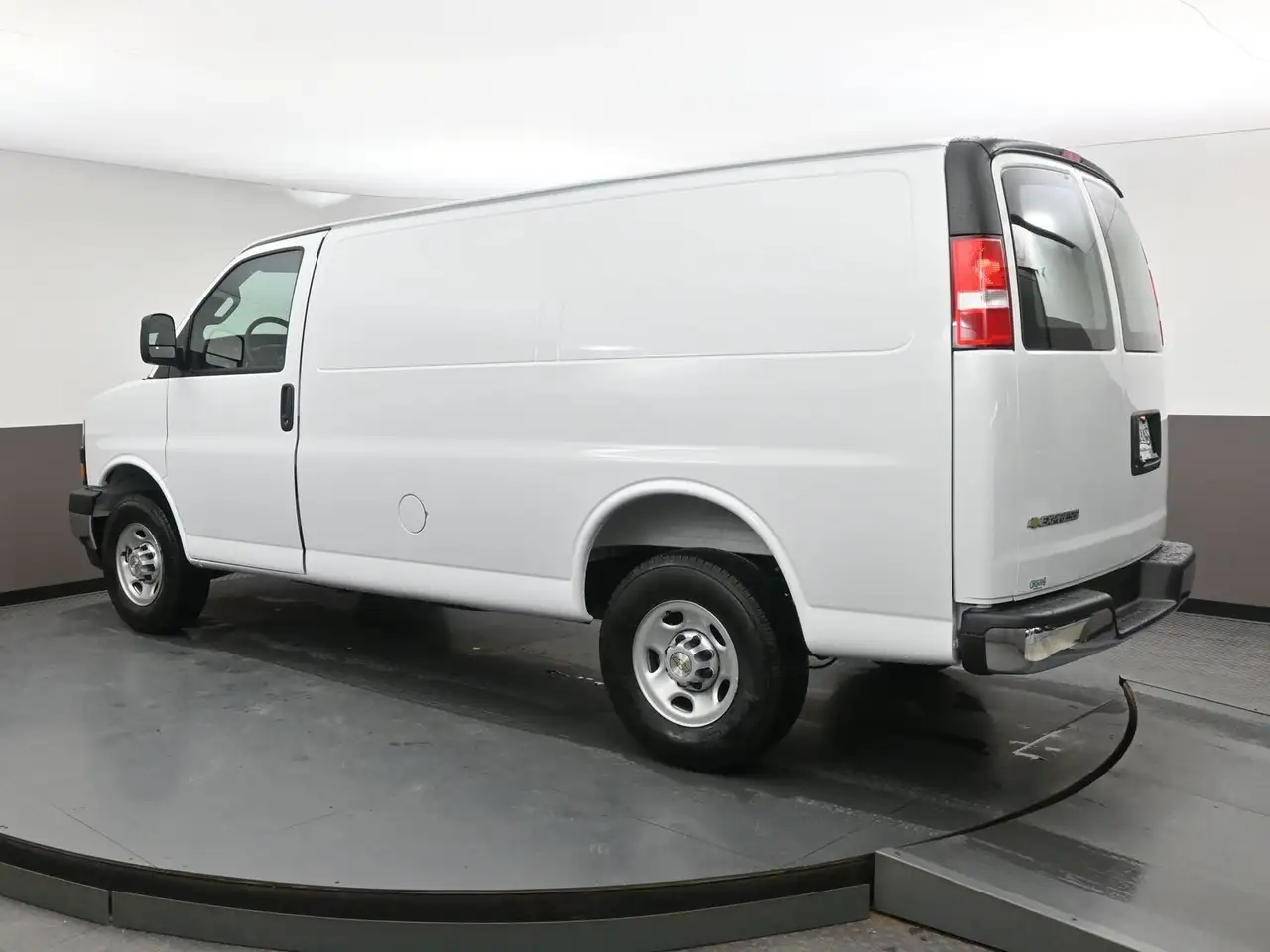 Chevrolet Express 2500 снимка Chevrolet Express 2500